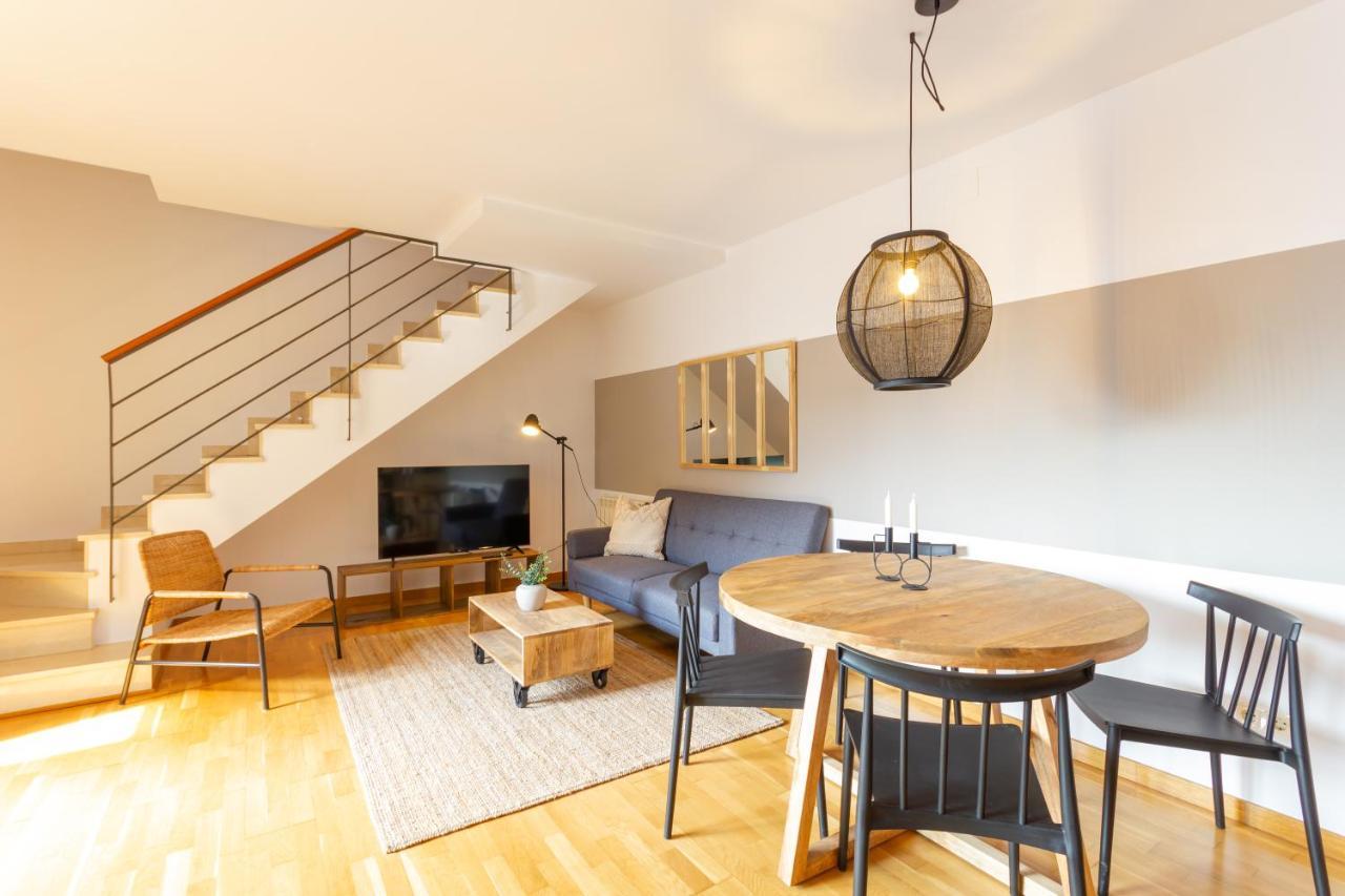 Elegante Duplex En Terrassa, Barcelona Daire Dış mekan fotoğraf